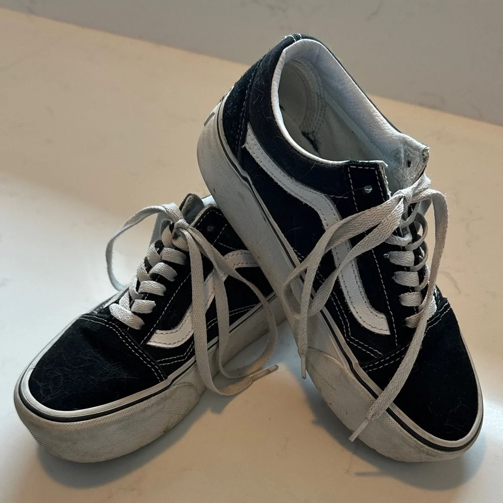 VANS Classic Black and White Lace-Up Sneakers - Picture 1 of 6